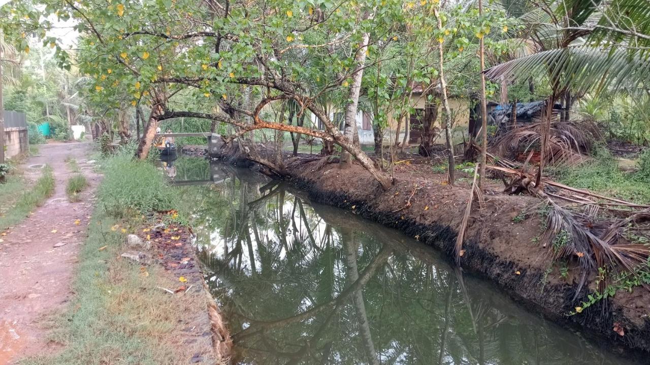 Appartamento Prakruthi Residency Munroeisland Mundrothuruth Esterno foto