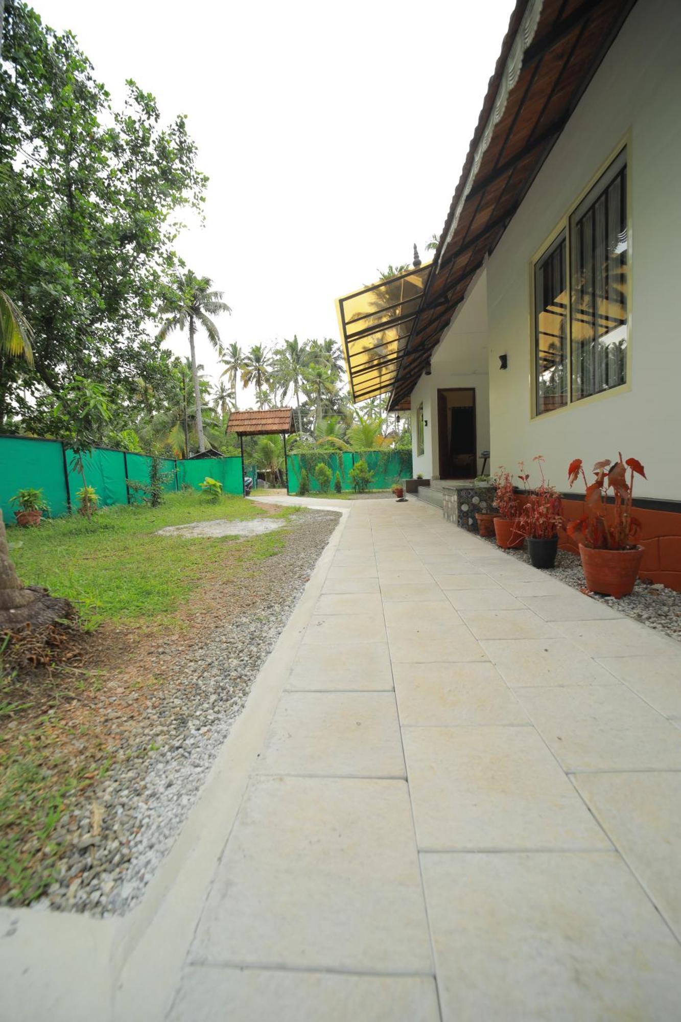 Appartamento Prakruthi Residency Munroeisland Mundrothuruth Esterno foto